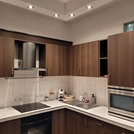 Lovely Apartment In Downtown With Free Parking *