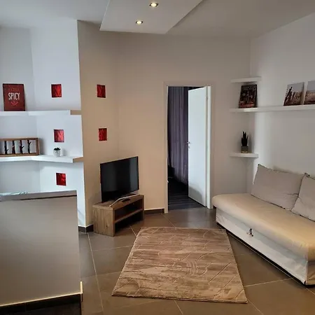 Lovely Apartment In Downtown With Free Parking شقة Kecskemét