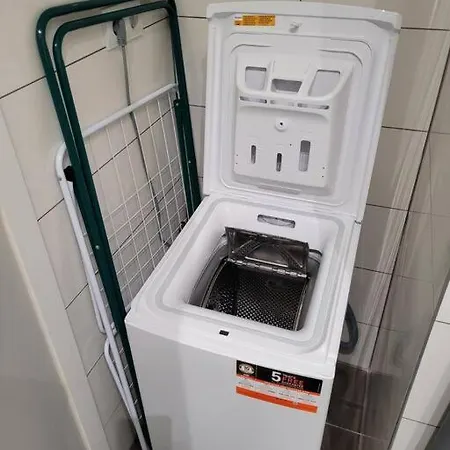 Apartment Lovely With Free Parking *